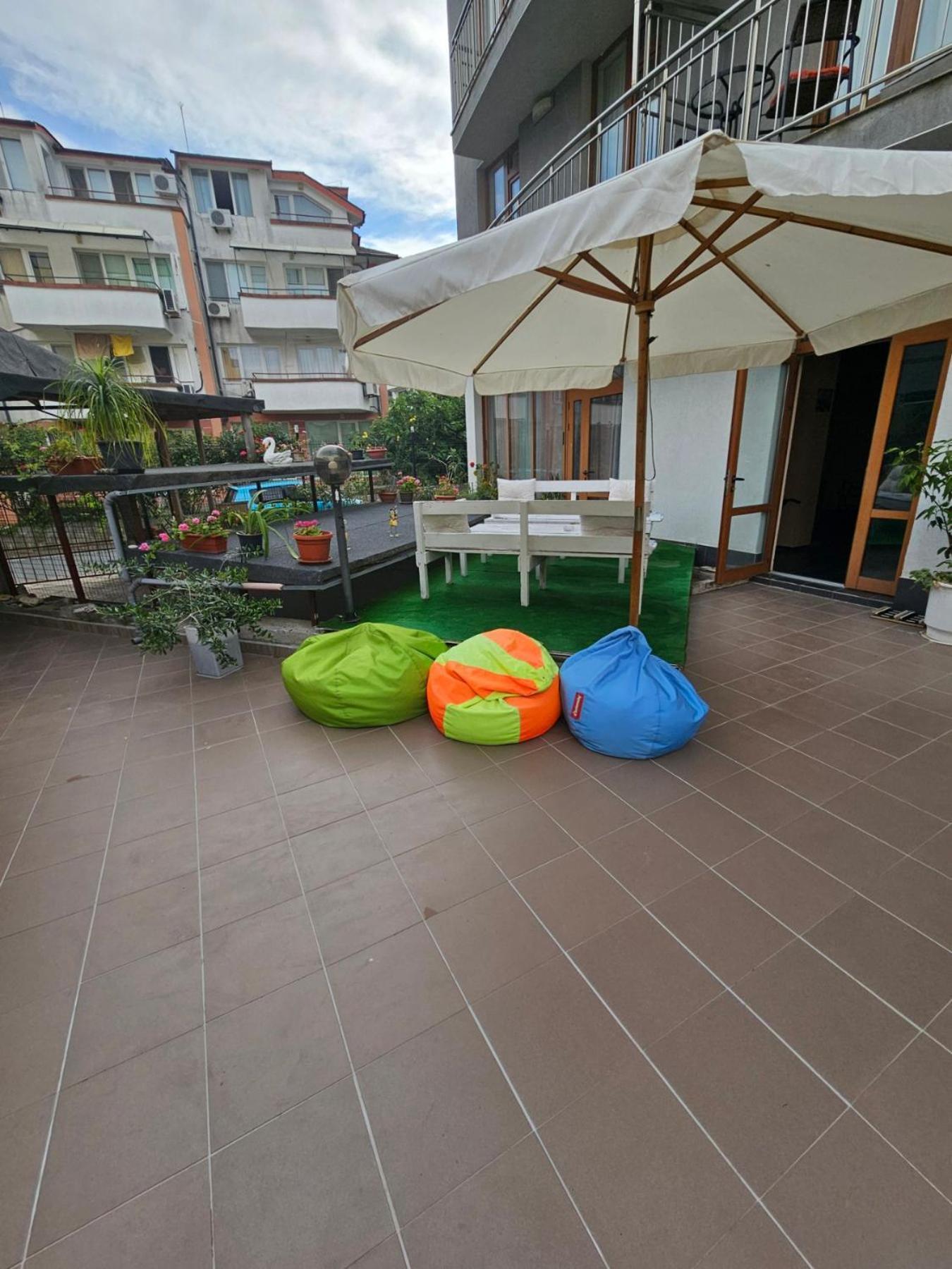 Guest House Petrovi 라브다 외부 사진