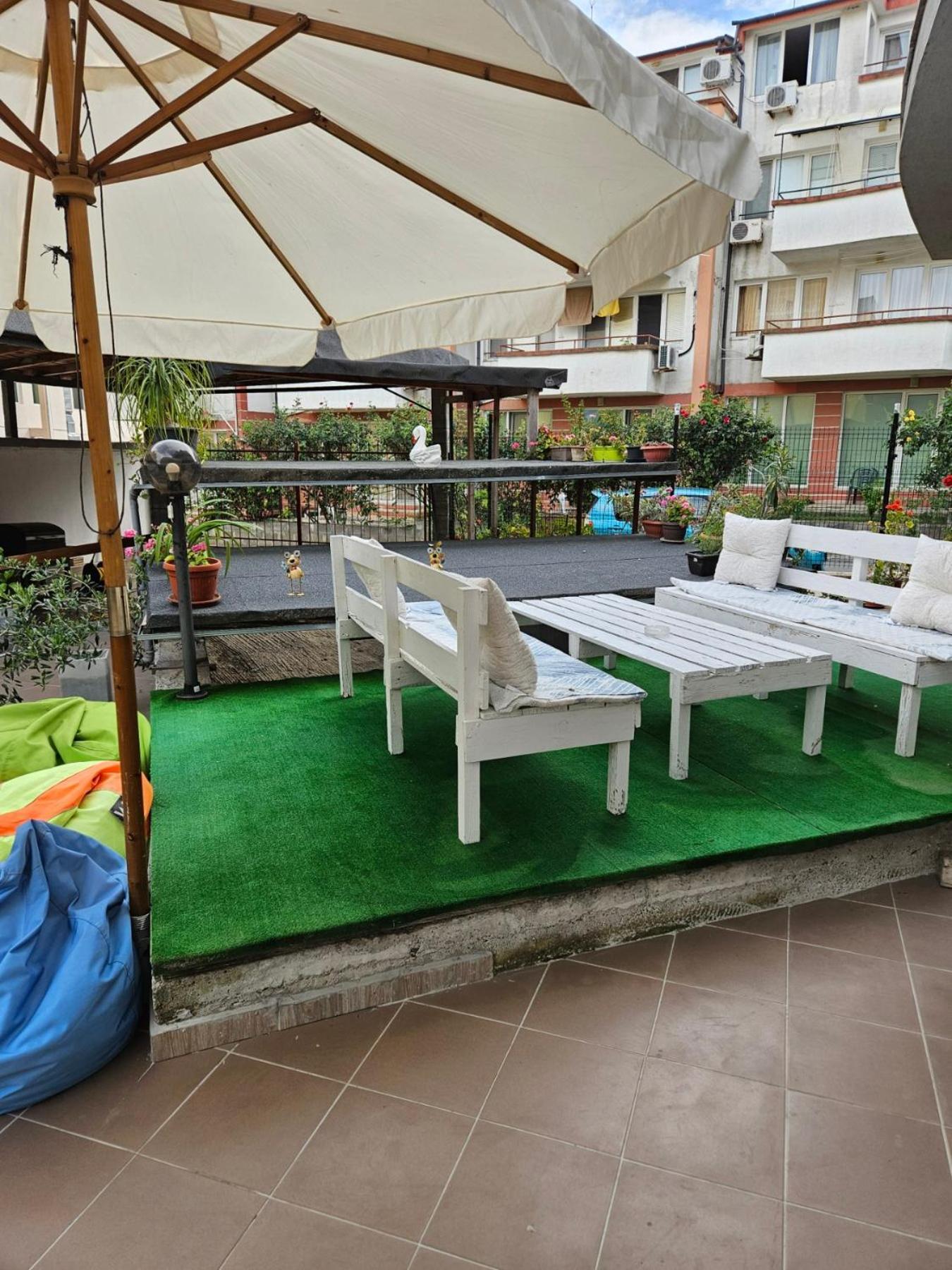 Guest House Petrovi 라브다 외부 사진