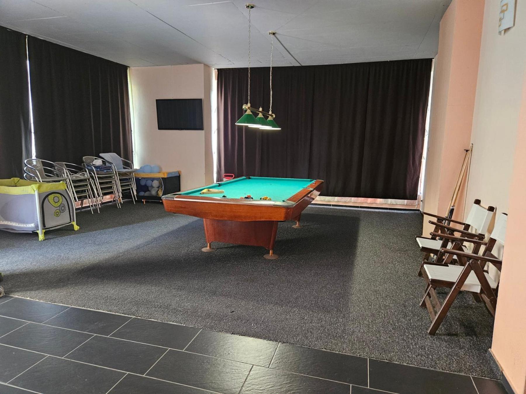 Guest House Petrovi 라브다 외부 사진